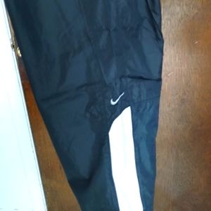 Like New Mens Nike windbreaker pants black and white XL
